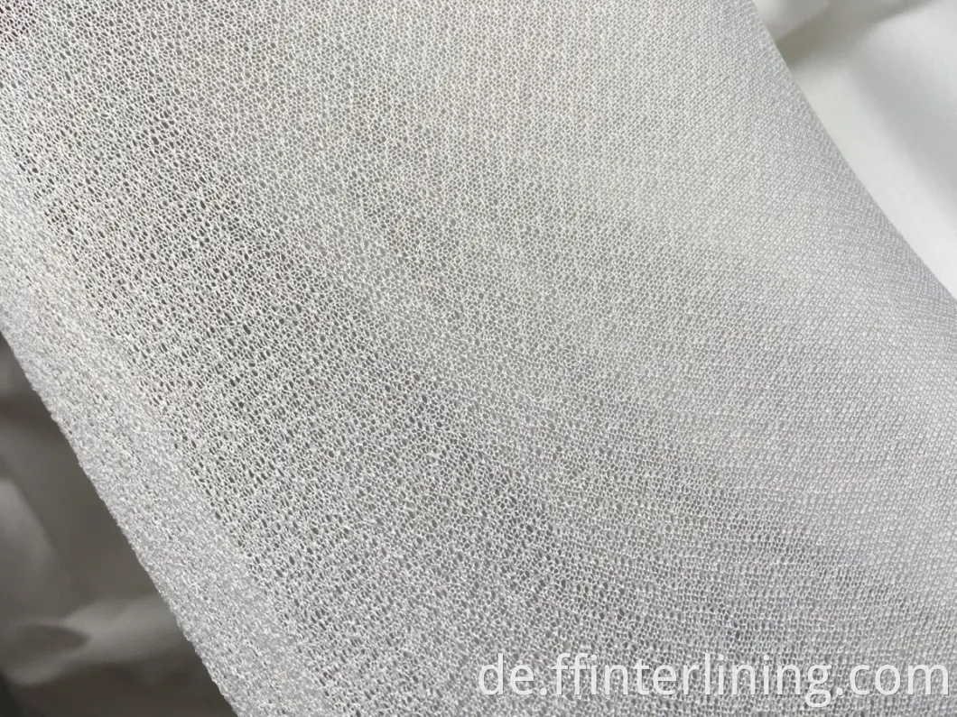 100% Polyester Kreisgestricktes Interlining / Rohr Stricken Vereinerungswinkeleintrag für Anzüge